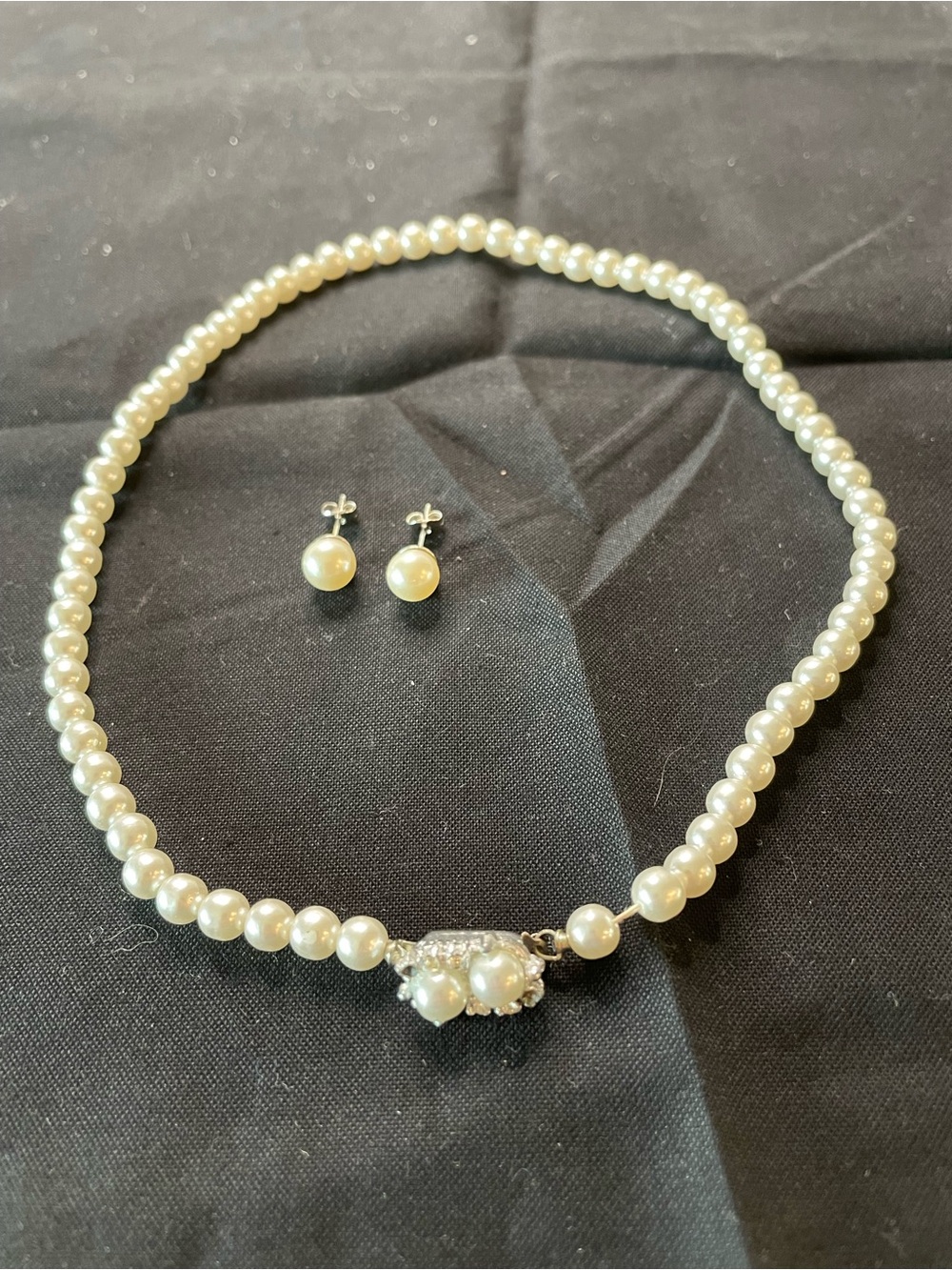 Classic Cream Pearl Necklace and Stud Earrings Set